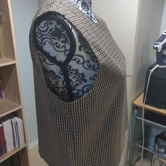 Theory Plaid Print Crew Neck Sleeveless Crop Top - Picture 3 of 5